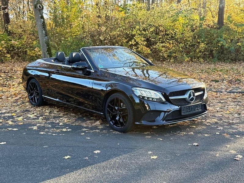 Gebraucht Mercedes C220 194 PS (142 kW) 2019 Schwarz Cabrio