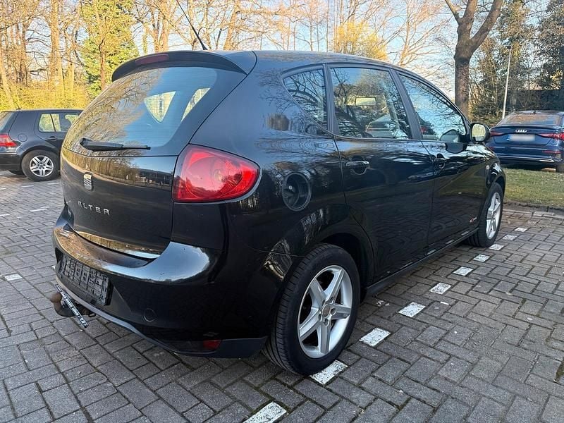 Gebraucht Seat Altea 105 PS (77 kW) 2012 Schwarz Limousine