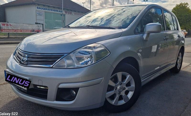 Silber Gebraucht 2010 Nissan Tiida Acenta Kleinwagen | 4.890 € (Fairer Preis) - Bild 1/4