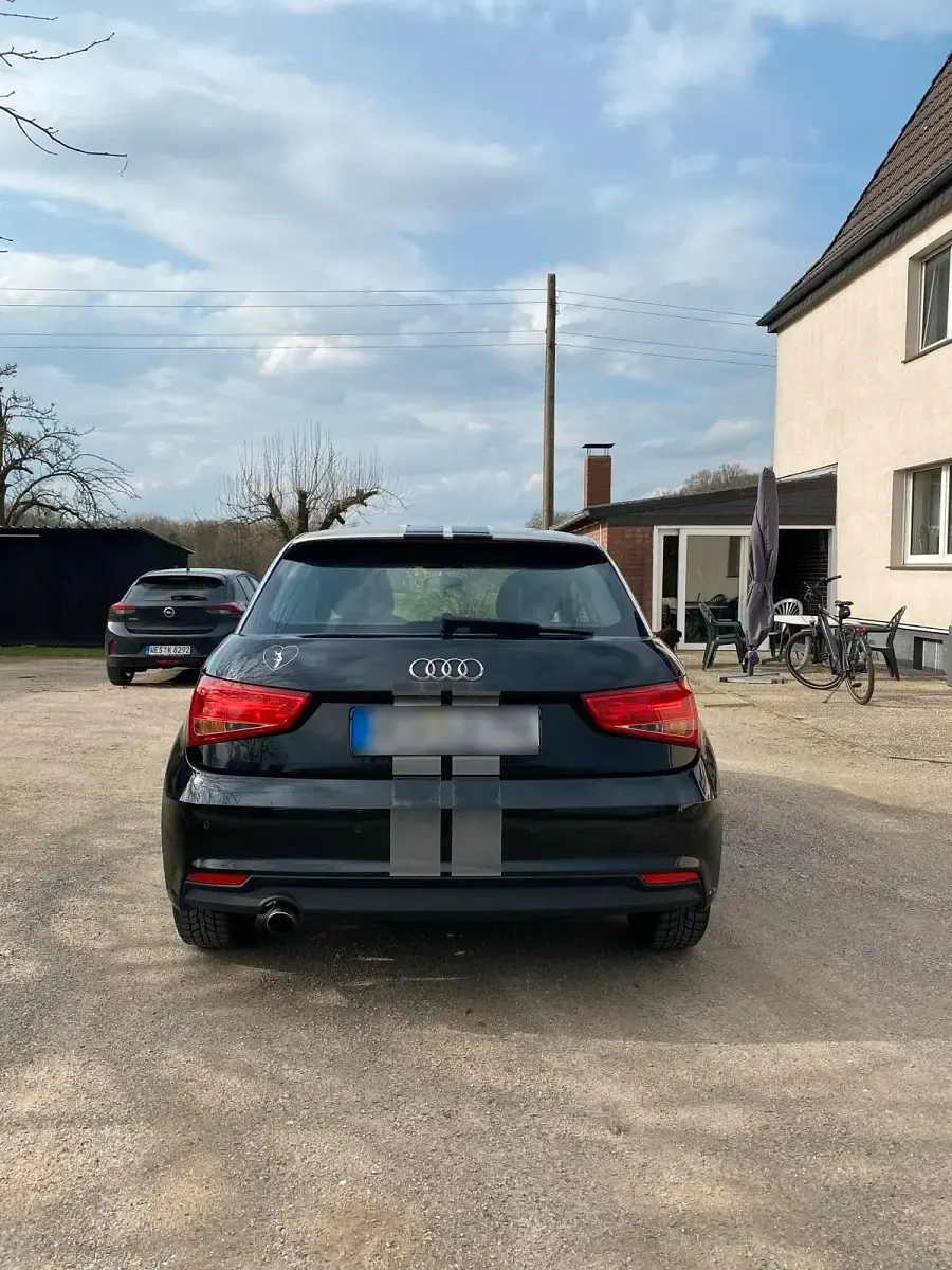 Gebraucht Audi A1 95 PS (69 kW) 2016 Schwarz Kleinwagen