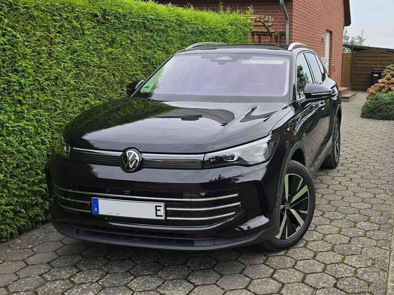 Schwarz Gebraucht 2024 VW Tiguan Elegance SUV | 54.300 € (Guter Preis) - Bild 1/4