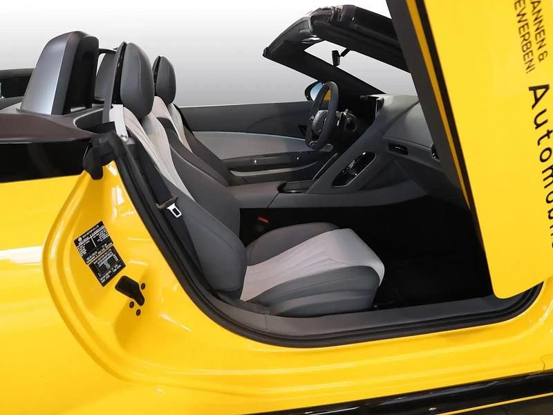 Gebraucht MG Cyberster 375 kW (510 PS) 2026 Gelb Cabrio