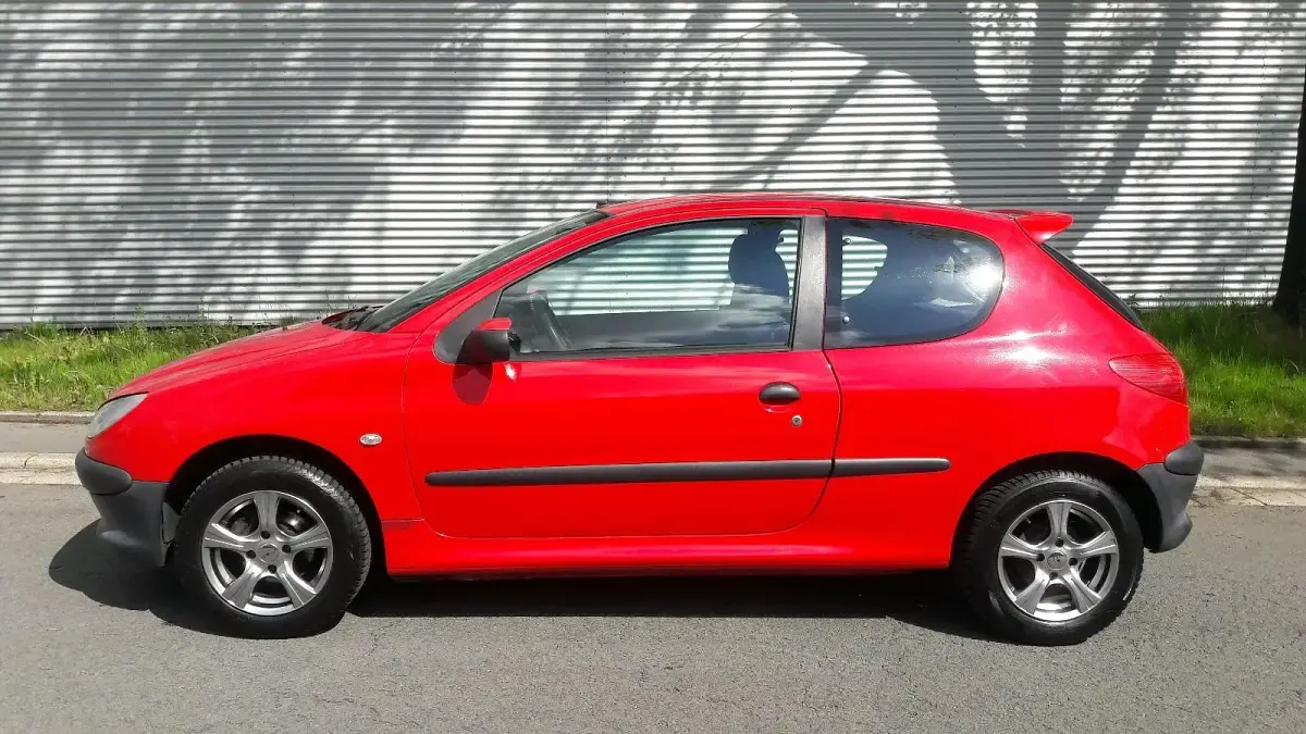Gebraucht Peugeot 206 60 PS (44 kW) 2001 Rot Kleinwagen