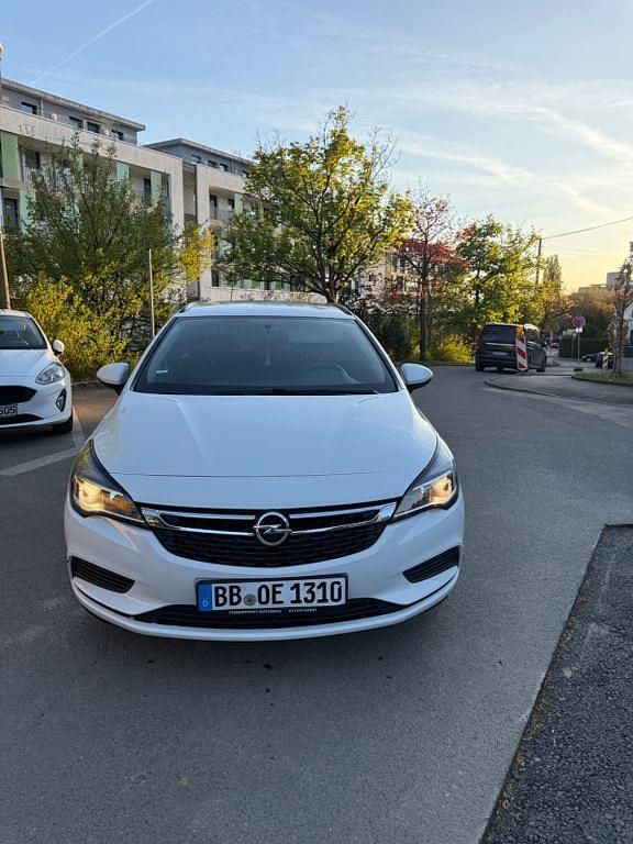 Gebraucht Opel Astra Active 110 PS (80 kW) 2017 Weiß Kombi