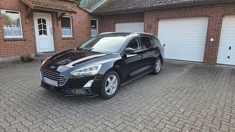 Gebraucht Ford Focus Titanium 120 PS (88 kW) 2018 Schwarz Kombi