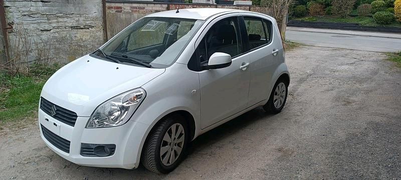 Gebraucht Suzuki Splash 85 PS (62 kW) 2009 Weiß Kleinwagen