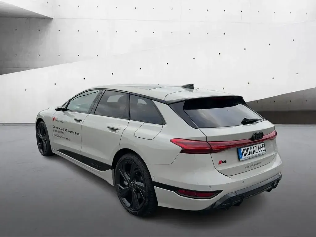 Gebraucht Audi e-tron Performance 269 kW (367 PS) 2025 Beige SUV