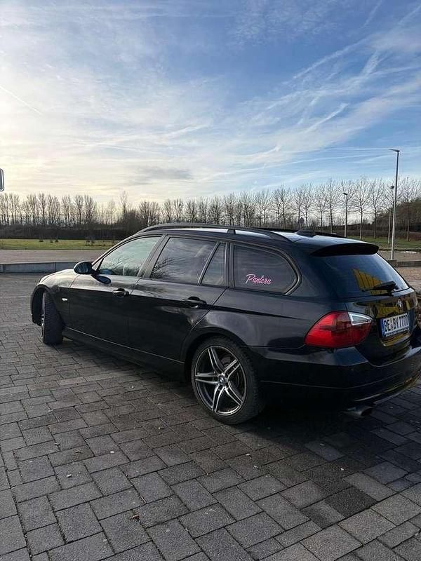 Gebraucht BMW 320 163 PS (119 kW) 2009 Limousine