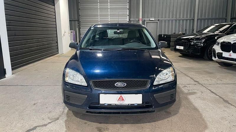 Gebraucht Ford Focus Trend 109 PS (80 kW) 2005 Blau Limousine