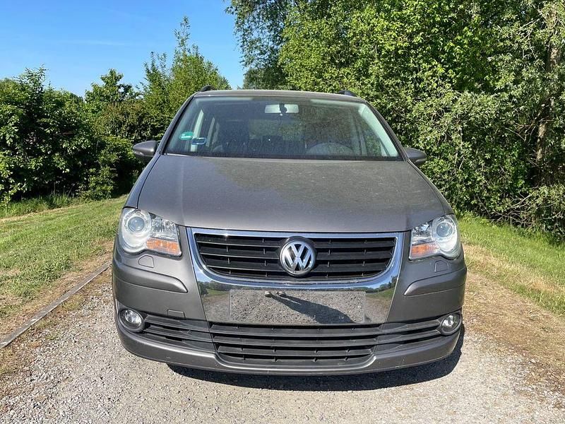 Gebraucht VW Touran 105 PS (77 kW) 2010 Slate grey metallic Van / Kleinbus