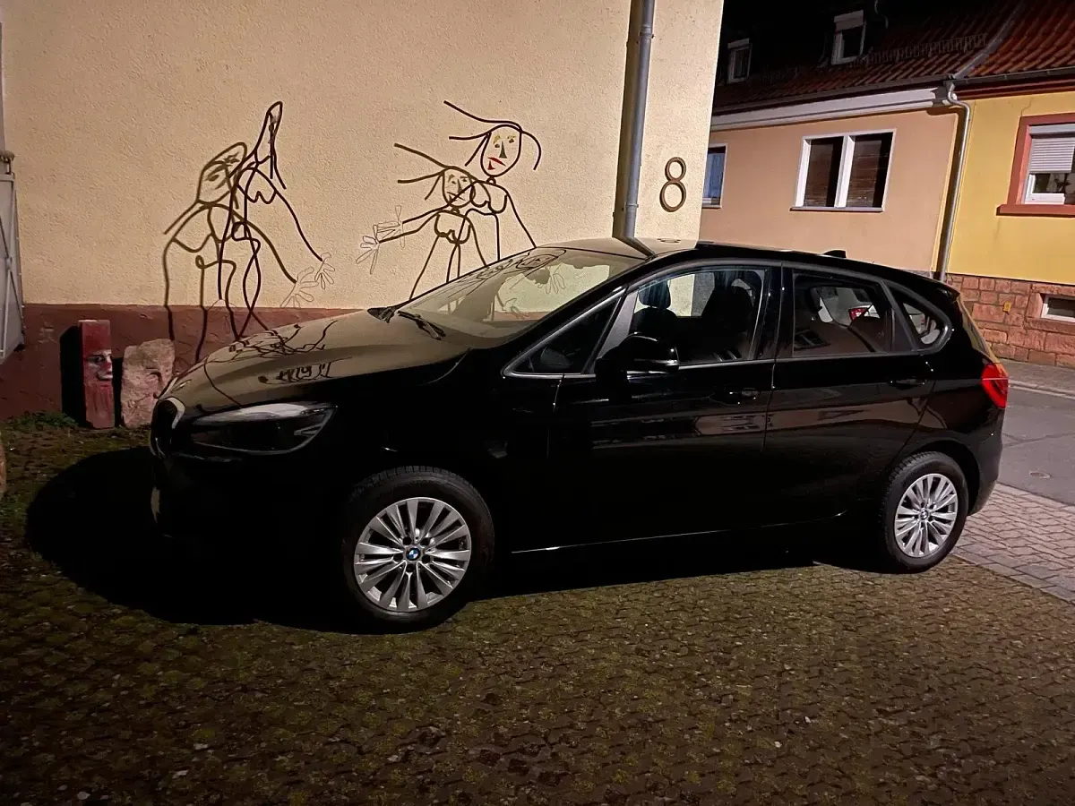 Gebraucht BMW 218 Active Tourer 150 PS (110 kW) 2021 Schwarz Van / Kleinbus