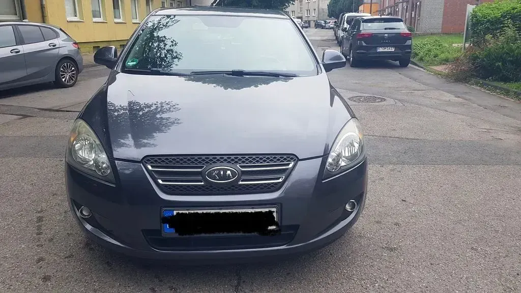 Gebraucht Kia Ceed 143 PS (105 kW) 2009 Grau Kleinwagen