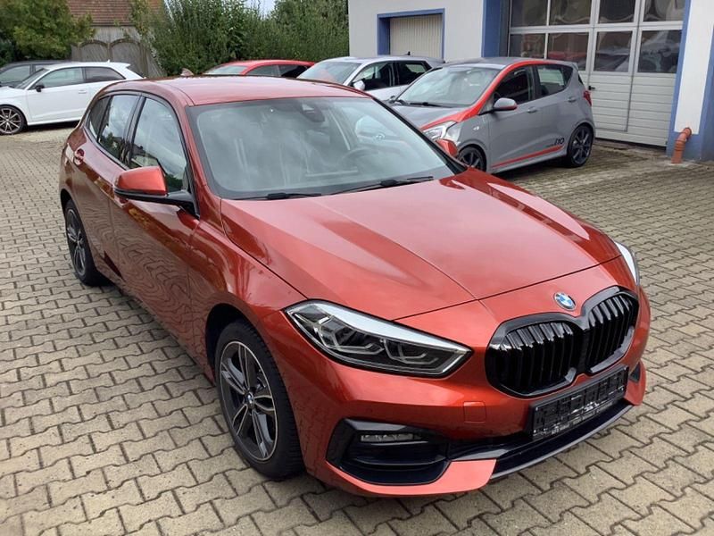 Gebraucht BMW 118 Sport Line 136 PS (100 kW) 2021 Sunset orange metallic Kleinwagen