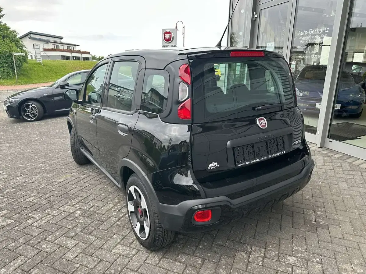 Gebraucht Fiat Panda Cross Cross 69 PS (50 kW) 2023 Colore esterno(cinema schwarz) Kleinwagen