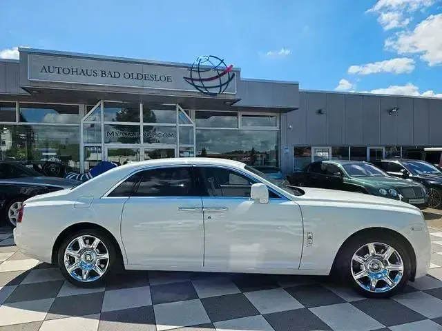 Gebraucht Rolls Royce Ghost 571 PS (419 kW) 2011 Weiß Limousine
