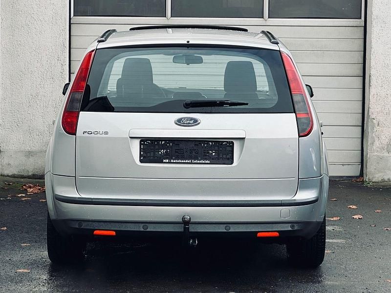 Gebraucht Ford Focus Ghia 145 PS (106 kW) 2007 Grau Kombi