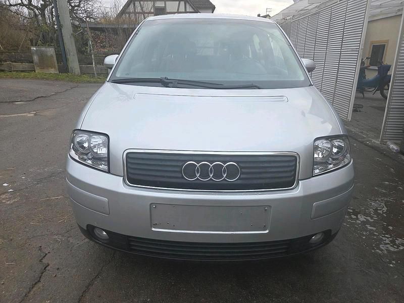 Silber Gebraucht 2000 Audi A2 Kleinwagen | 2.000 € (Guter Preis) - Bild 1/4
