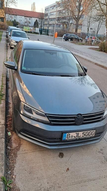 Gebraucht VW Jetta 125 PS (91 kW) 2015 Grau Limousine