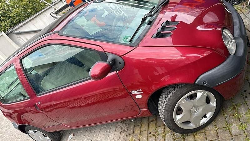 Second-hand Renault Twingo 58 CP (42 kW) 2003 Roșu Hatchback