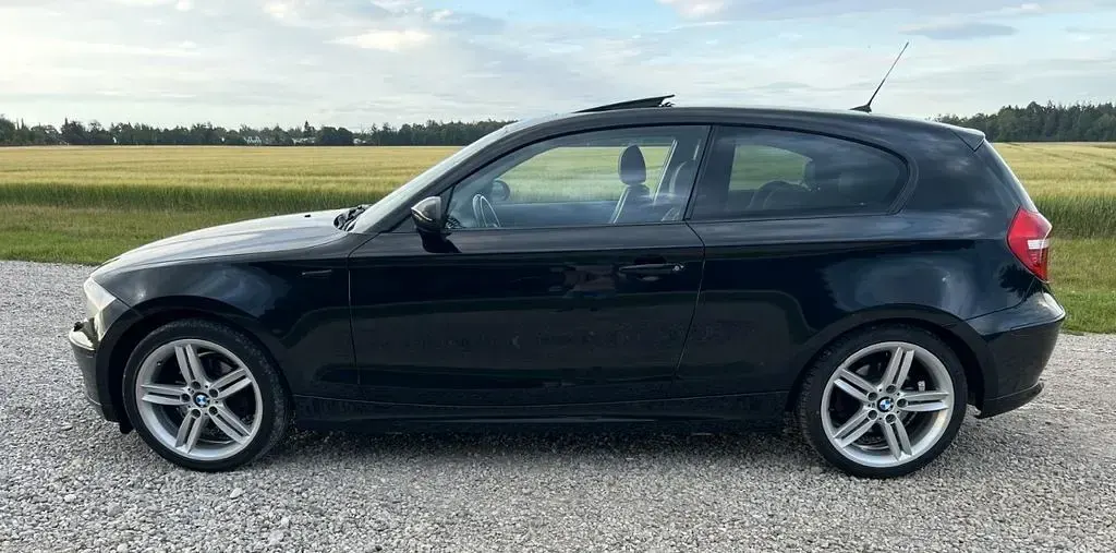 Gebraucht BMW 120 Sport Line 170 PS (125 kW) 2007 Schwarz Kleinwagen
