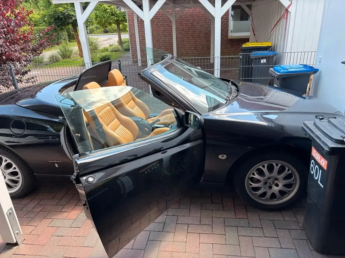 Gebraucht Alfa Romeo Spider 150 PS (110 kW) 2002 Schwarz Cabrio