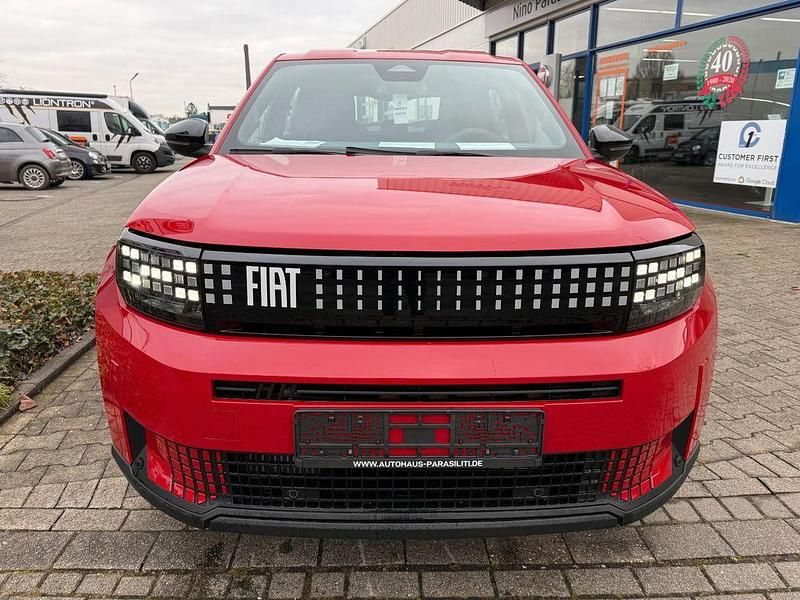 Neu Fiat Grande Panda Icon 110 PS (80 kW) 2026 Rot Kleinwagen