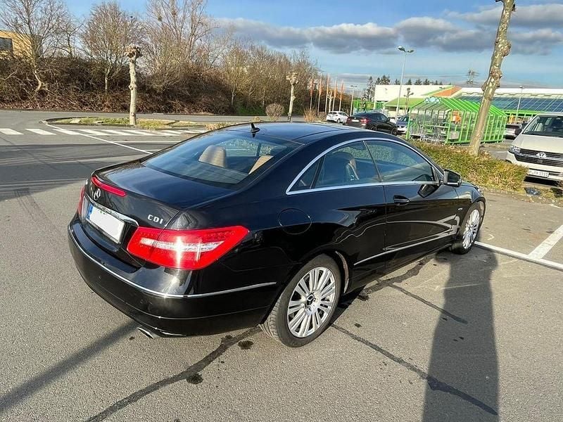 Second-hand Mercedes E350 231 CP (169 kW) 2010 Negru Coupe