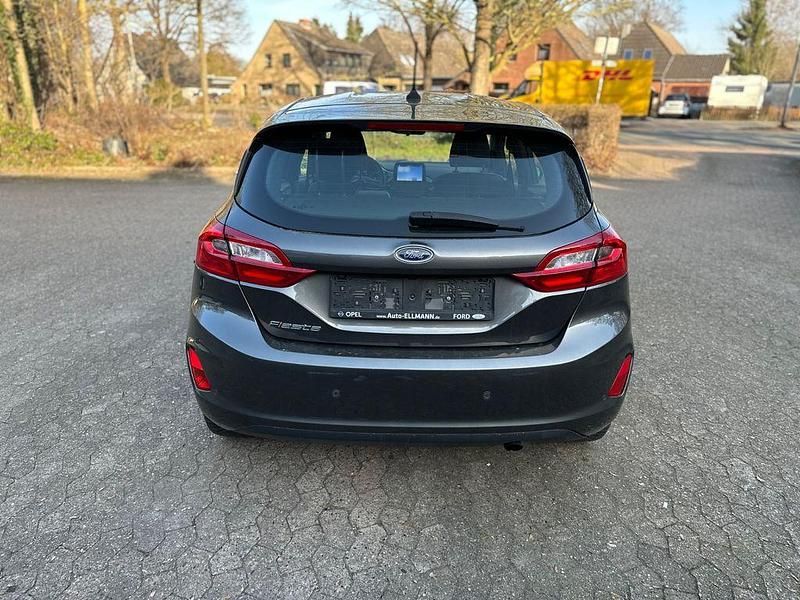 Gebraucht Ford Fiesta Cool & Connect 86 PS (63 kW) 2018 Grau Kleinwagen