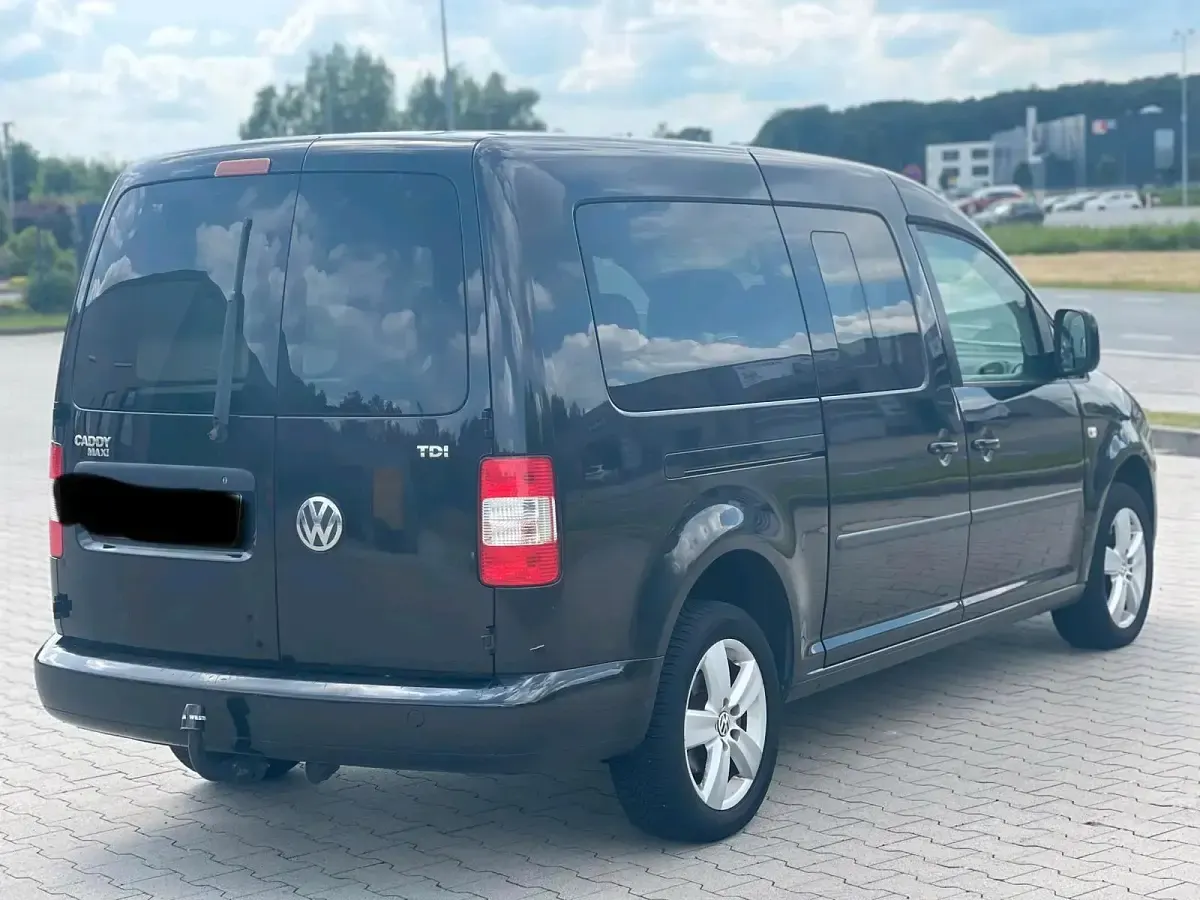 Gebraucht VW Caddy Maxi 105 PS (77 kW) 2010 Schwarz Van / Kleinbus