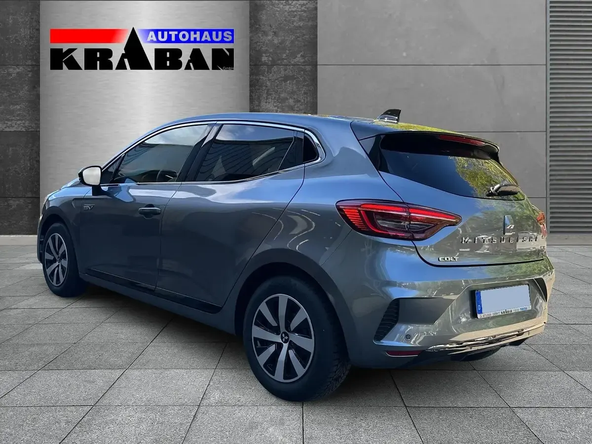 Neu Mitsubishi Colt Edition 94 PS (69 kW) 2025 Achatgrau (m) Kleinwagen