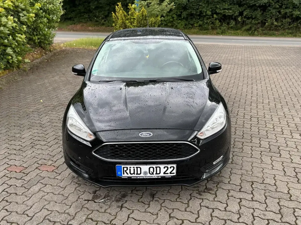 Gebraucht Ford Focus 95 PS (69 kW) 2016 Schwarz Kombi