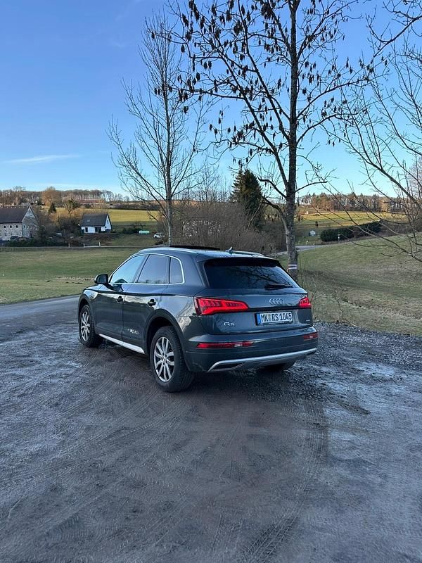 Gebraucht Audi Q5 190 PS (139 kW) 2020 Grau SUV