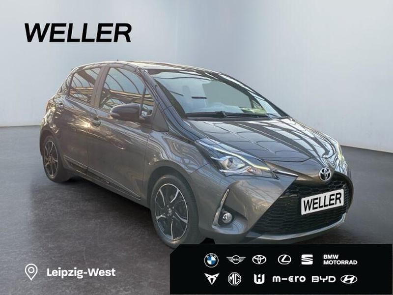 Gebraucht Toyota Yaris Style 111 PS (81 kW) 2017 Platinumbronze metallic, mysti Kleinwagen