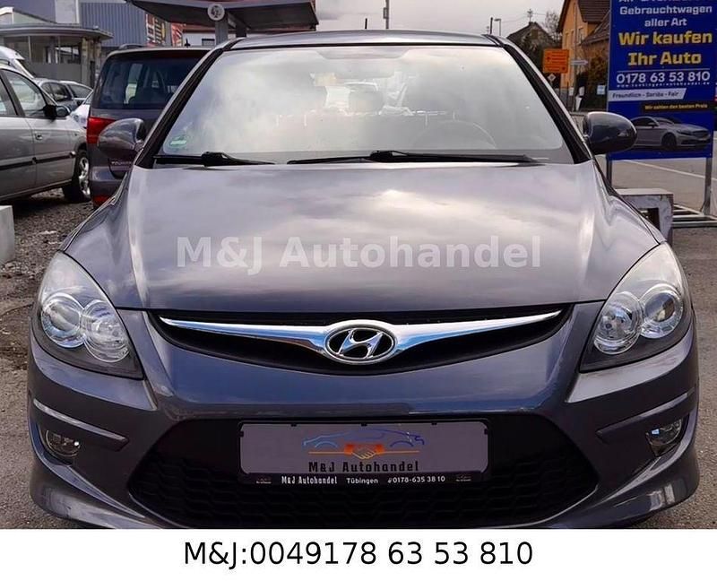 Grau Gebraucht 2010 Hyundai i30 Classic Limousine | 4.999 € (Fairer Preis) - Bild 1/4