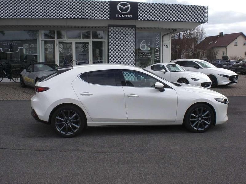 Gebraucht Mazda 3 Selection 179 PS (131 kW) 2022 Snowflake white pearl Kleinwagen