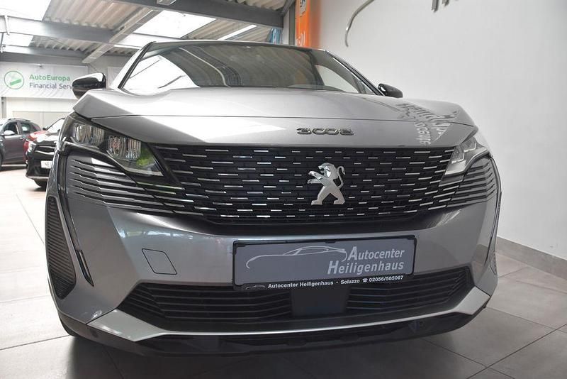 Grau Gebraucht 2023 Peugeot 3008 Allure SUV | 19.980 € (Superpreis) - Bild 1/4