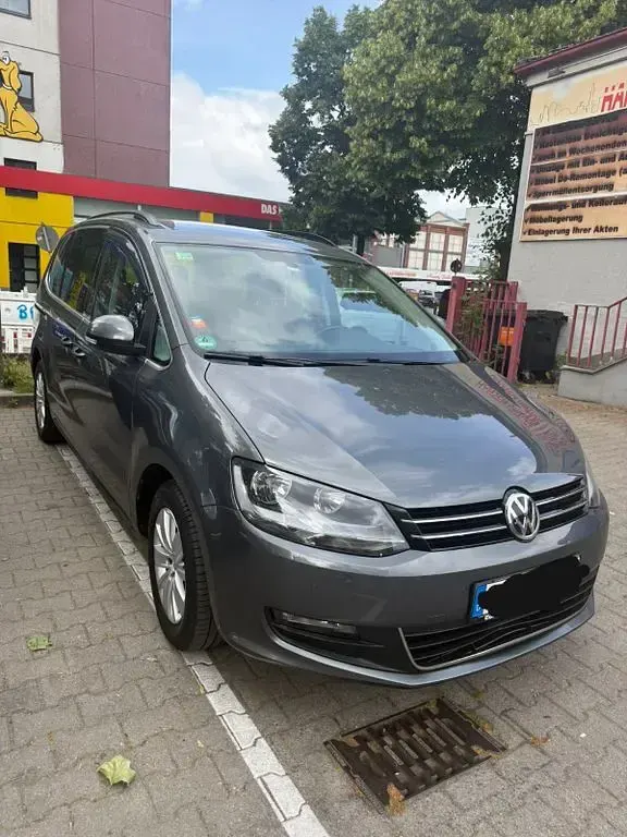 Gebraucht VW Sharan Highline 150 PS (110 kW) 2019 Grau Van / Kleinbus