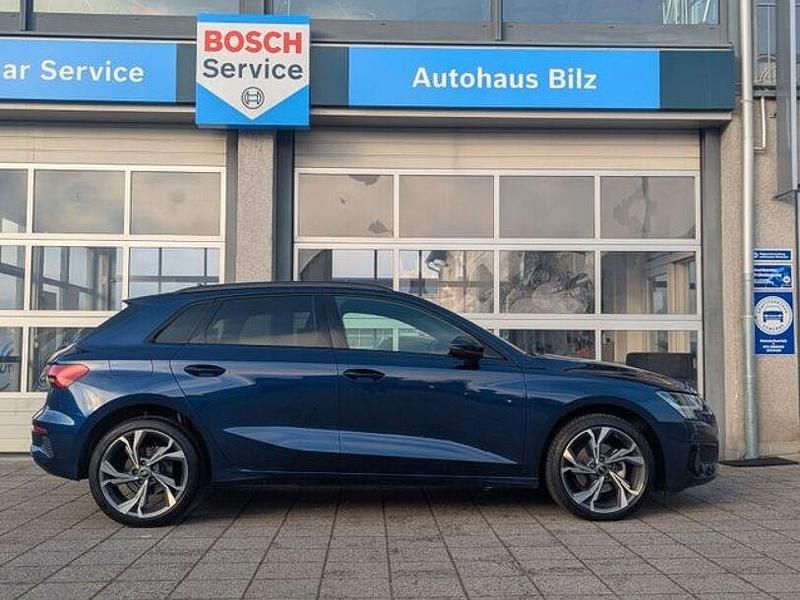 Gebraucht Audi A3 Advanced 116 PS (85 kW) 2022 Navarrablau Limousine