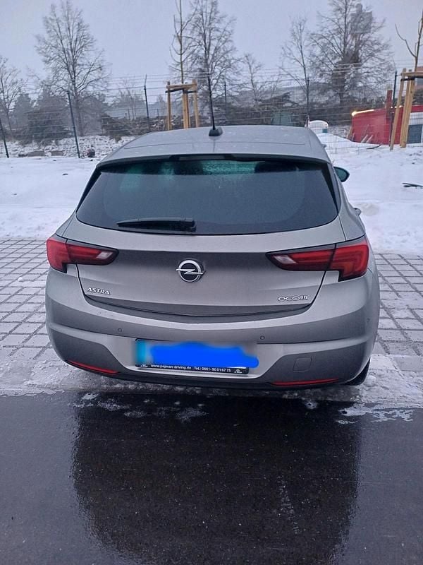 Gebraucht Opel Astra Edition 110 PS (80 kW) 2016 Grau Limousine