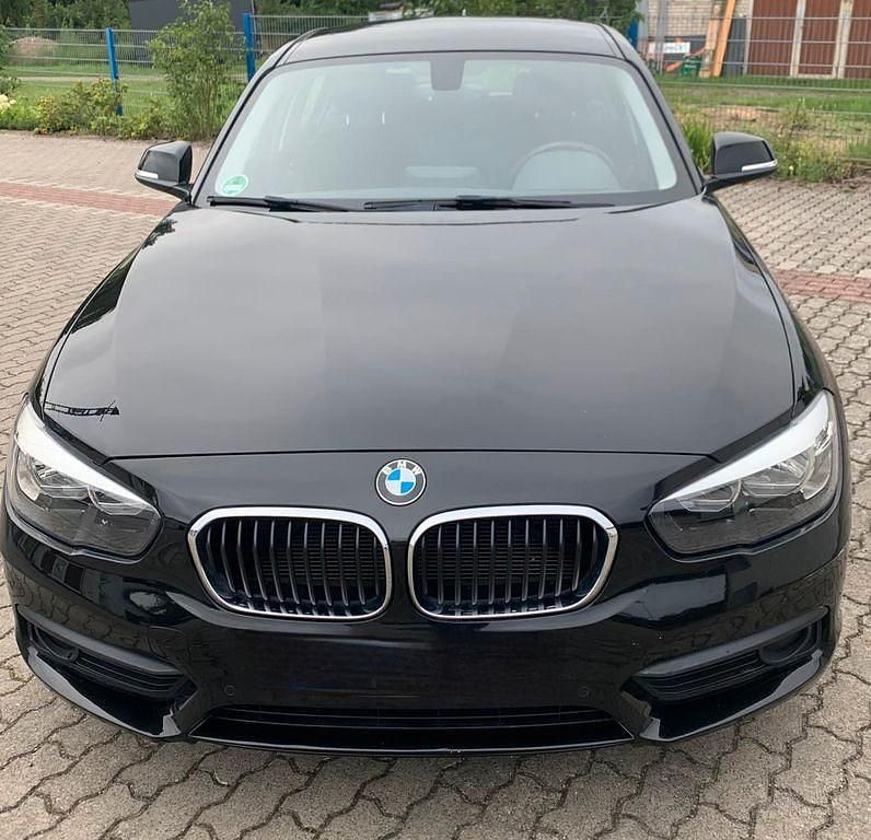 Schwarz Gebraucht 2016 BMW 118 Kleinwagen | 12.900 € (Guter Preis) - Bild 1/4