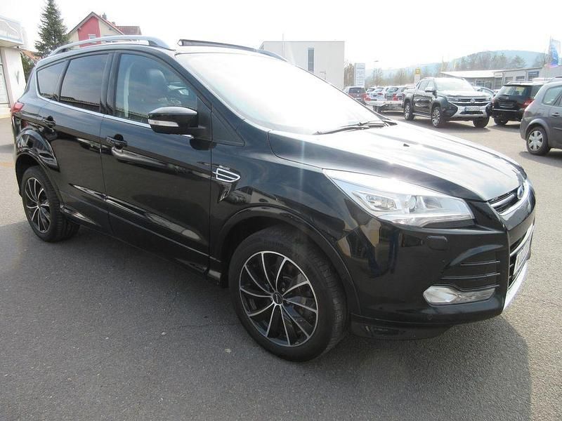 Gebraucht Ford Kuga Individual 150 PS (110 kW) 2015 Schwarz SUV