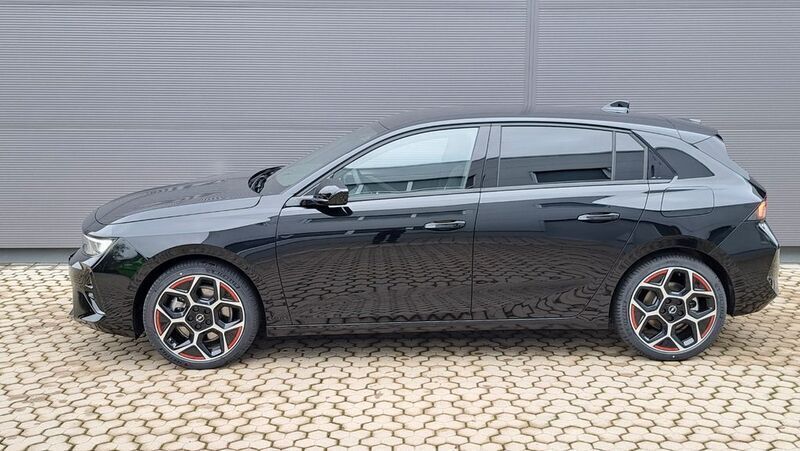 Gebraucht Opel Astra 150 PS (110 kW) 2022 Diamantschwarz Limousine
