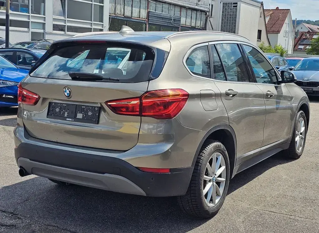 Gebraucht BMW X1 Advantage 136 PS (100 kW) 2016 Grau SUV