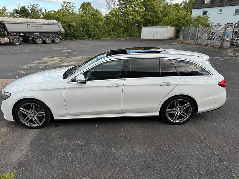 Gebraucht Mercedes E220 AMG line 194 PS (142 kW) 2016 Weiß Kombi