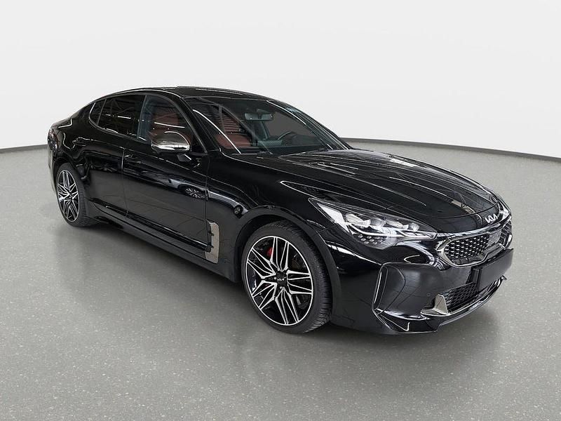 Gebraucht Kia Stinger GT 366 PS (269 kW) 2023 Auroraschwarz metallic (abp) Kleinwagen