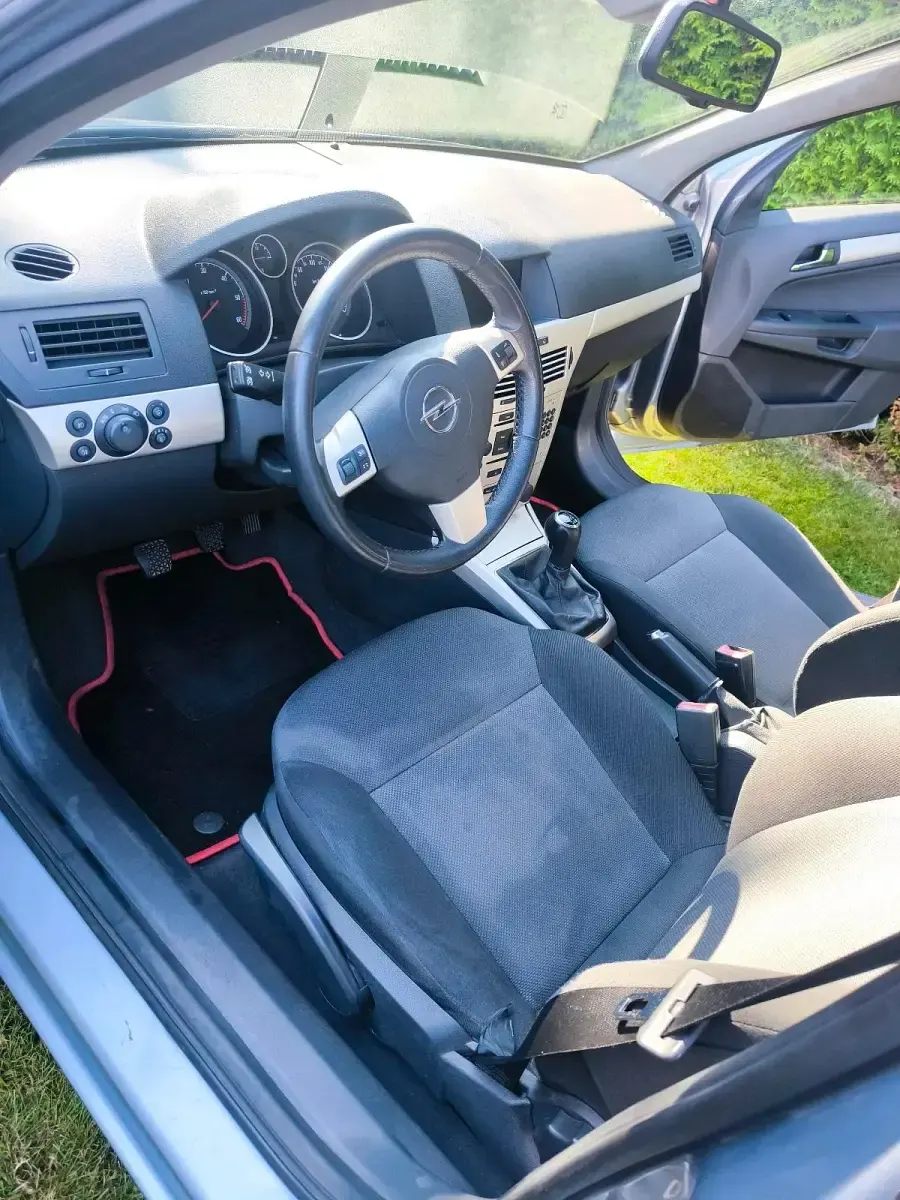 Gebraucht Opel Astra 110 PS (80 kW) 2007 Silber Kombi
