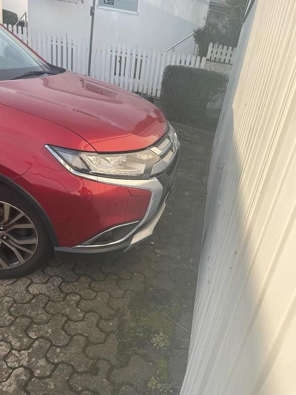 Gebraucht Mitsubishi Outlander 150 PS (110 kW) 2017 Rot SUV