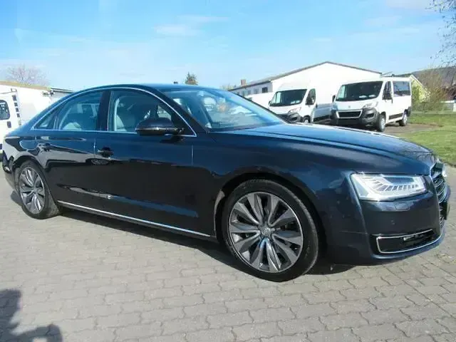 Gebraucht Audi A8 Comfort 258 PS (189 kW) 2014 Blau Limousine