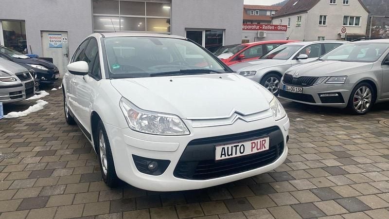 Gebraucht Citroën C4 90 PS (66 kW) 2010 Weiß Limousine