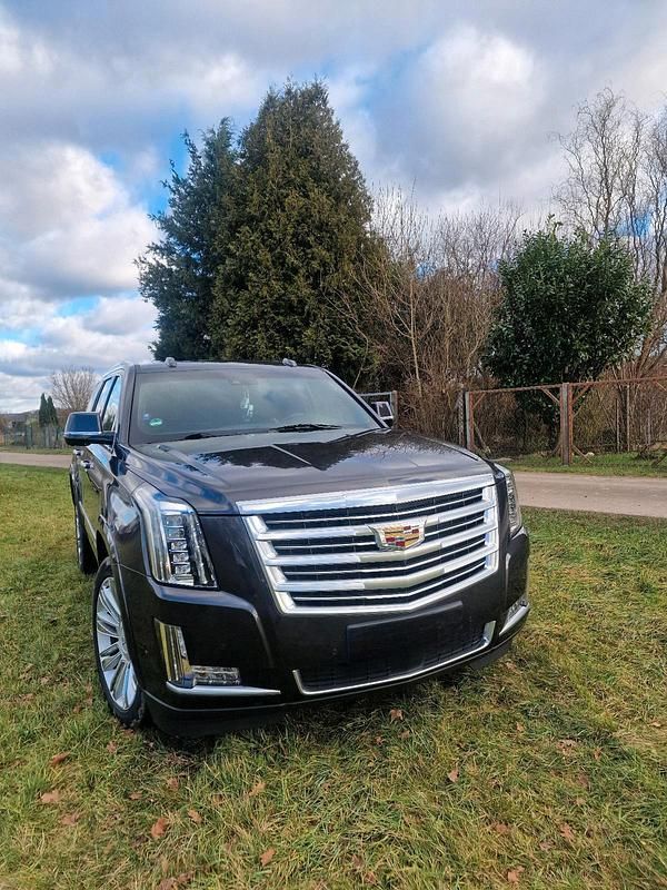 Andere farben Gebraucht 2017 Cadillac Escalade SUV | 40.999 € (Superpreis) - Bild 1/4